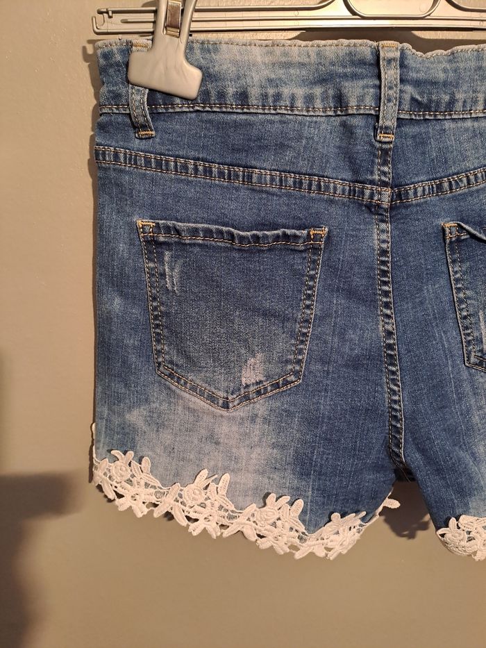 Short en jean avec dentelle - Marque Realty/Denimart - Taille 38 - Parfait état. - photo numéro 10