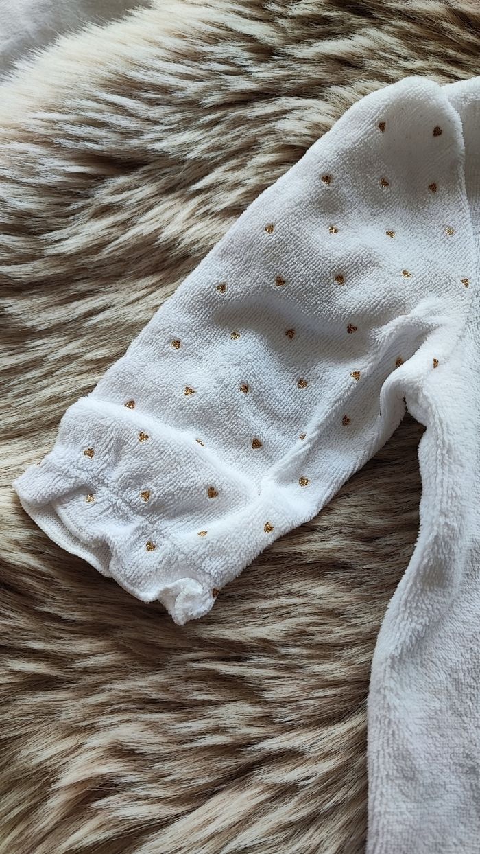 Pyjama chaud blanc or lapin Kiabi 1 mois - photo numéro 4