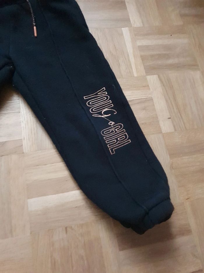 Jogging noir - photo numéro 2