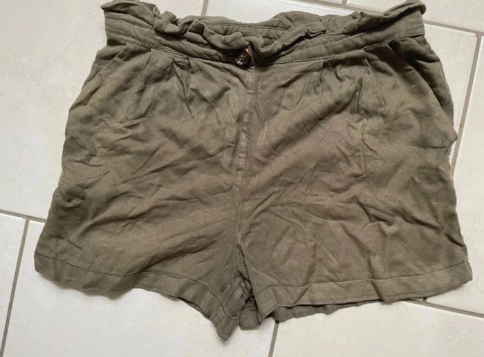Short kaki de chez pimkie Taille M
