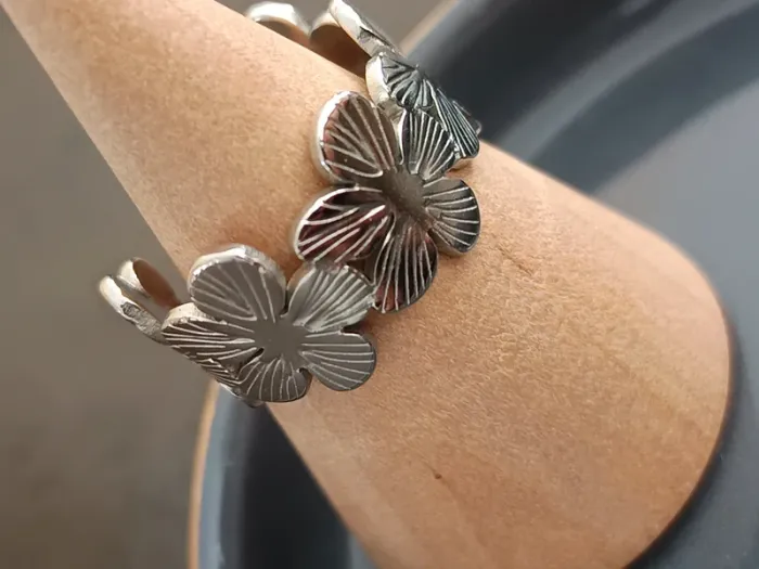Bague fleur acier inoxydable - photo numéro 2