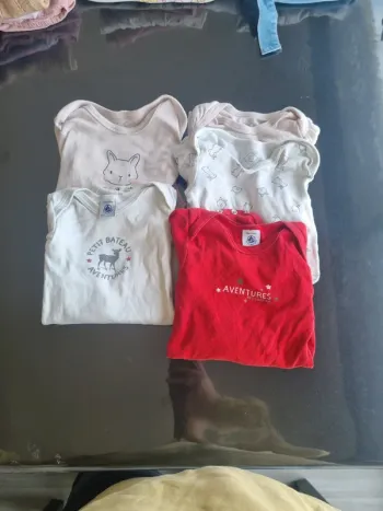 Lot 5 bodies 24 mois