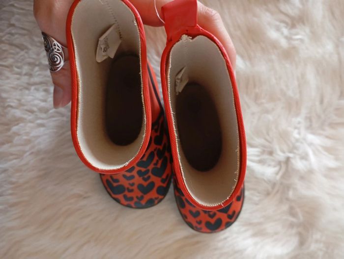 1€ bottes Minnie 💖 rouge et coeur noir pointure 23 - photo numéro 6