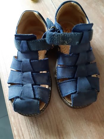 Chaussures norvik (sandales) taille 27