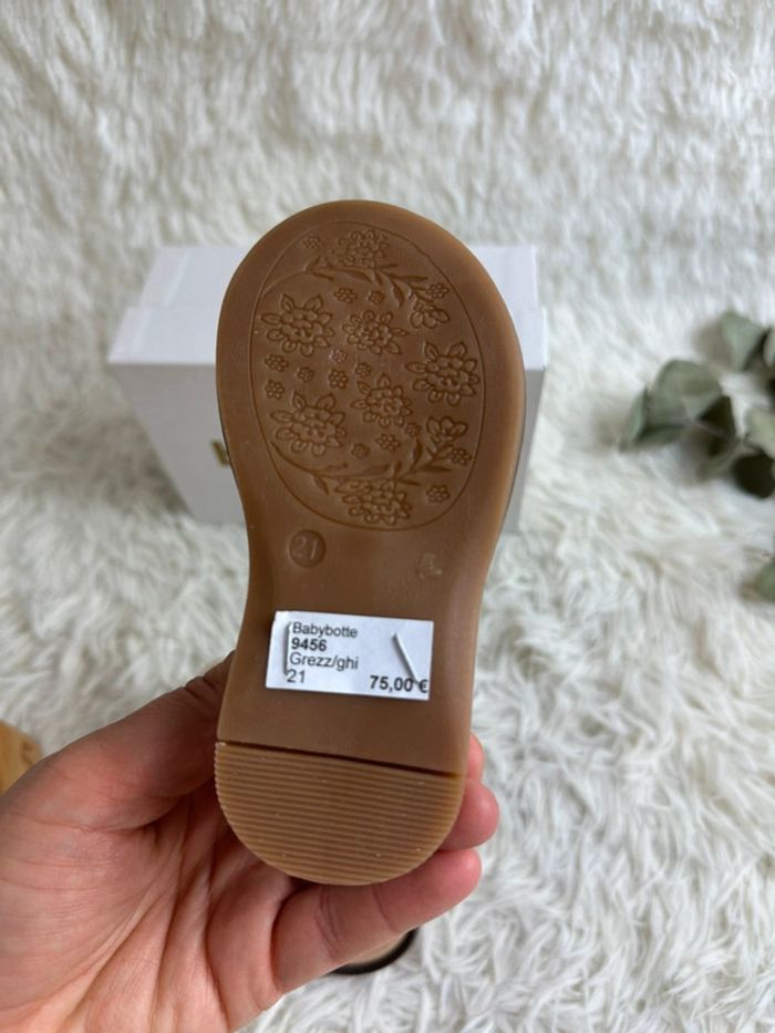 Paire de sandales Babybotte taille 21 - photo numéro 3