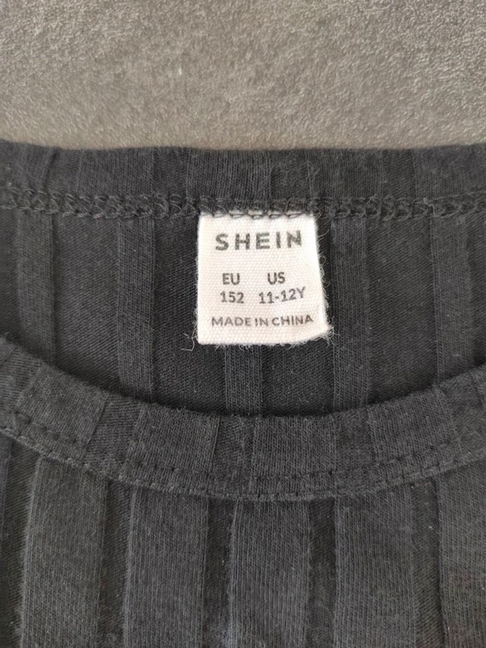 Crop top noir sans manche Shein Taille : 11 / 12 ans Excellent état - photo numéro 2