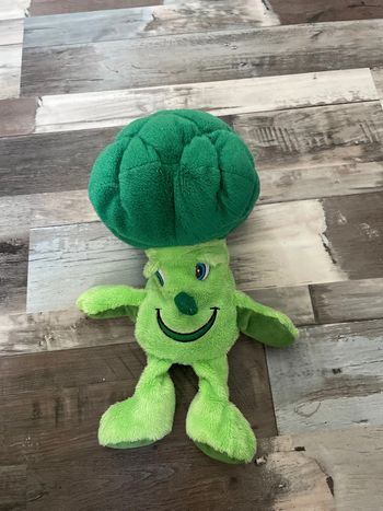 Très jolie peluche en forme de brocolis