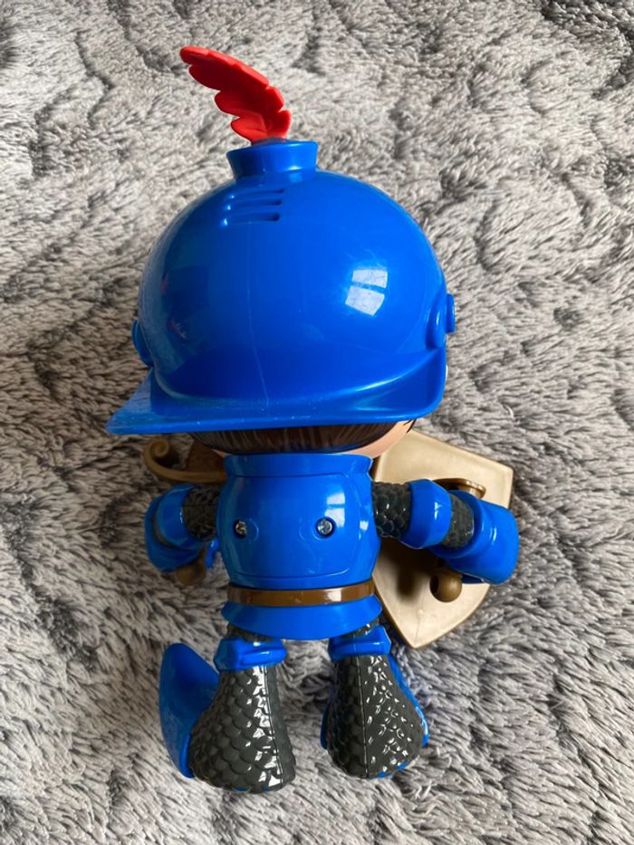 Mike le chevalier qui parle - photo numéro 3