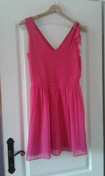 Robe habillée cérémonie rose fuschia
Naf Naf Taille 38