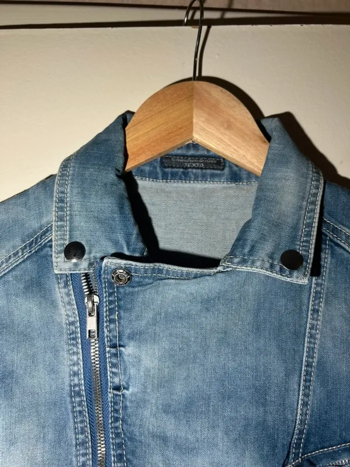 Veste en jean déclaration de mode texto - photo numéro 6