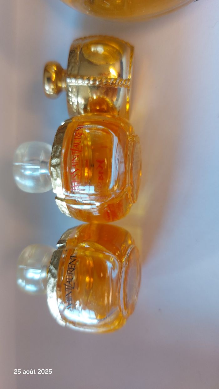 Lot flacon + 2 miniatures+ 1 pin’s Champagne ysl - photo numéro 2