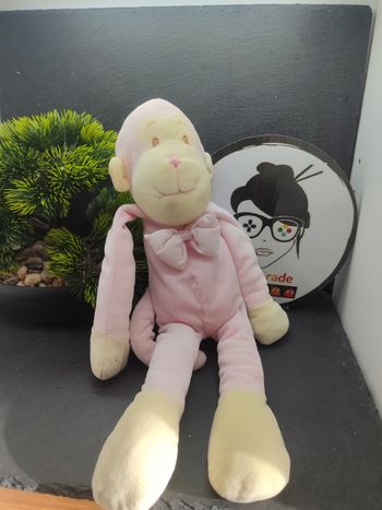 PE0292 peluche doudou singe rose jaune beige noeud scratch Pantin Ancien