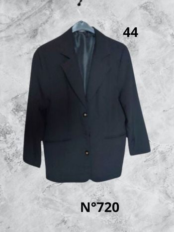 N°720 Blazer noir T44. La blanche porte.