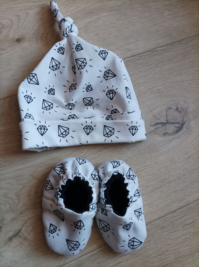 Ensemble bonnet et chaussons mixte naissance