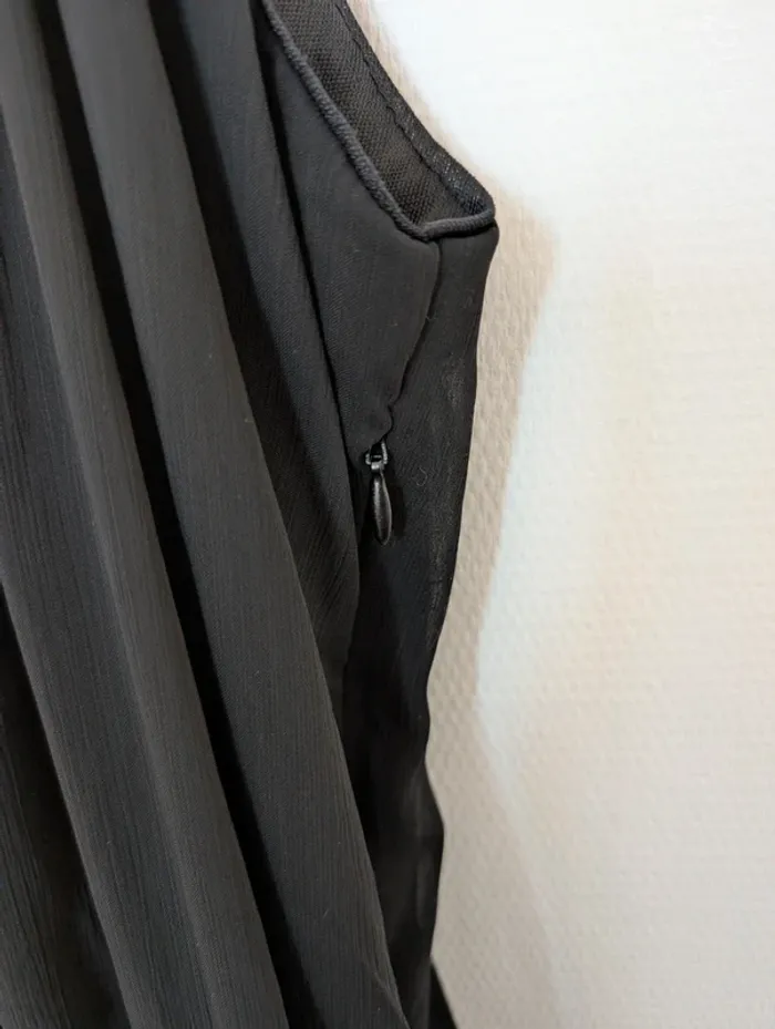 Robe noire sans manches - photo numéro 5