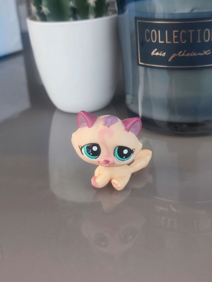 Littlest Pet Shop #1919 beige mauve kitten tabby cat