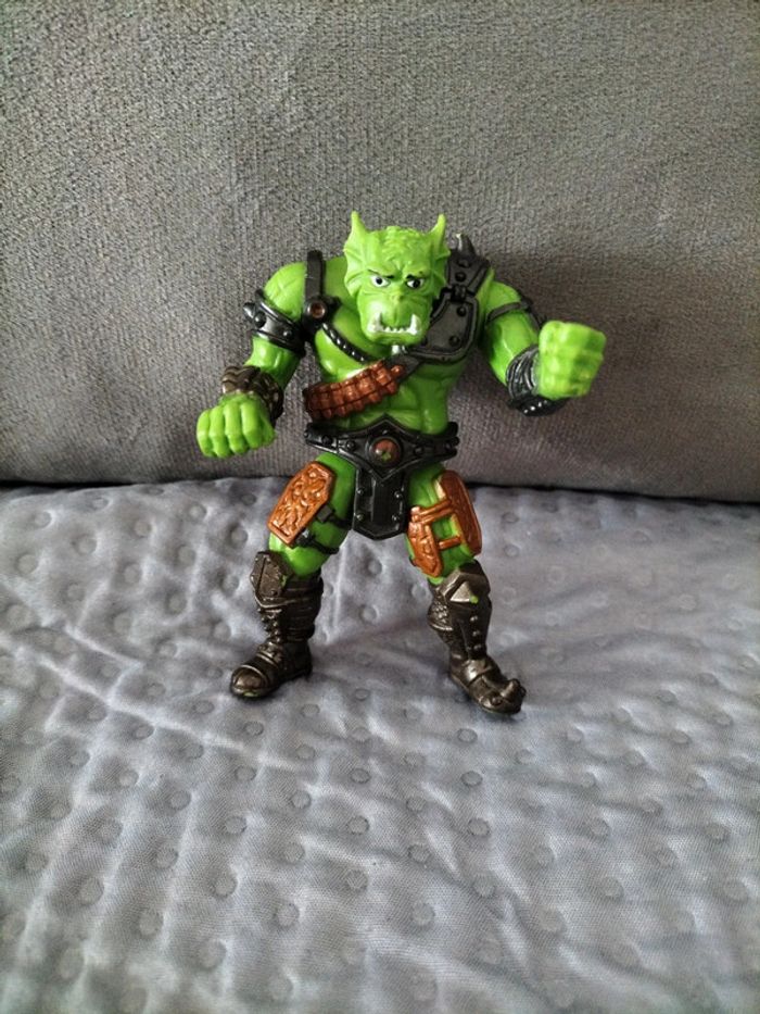 Figurine fantastique beast raider