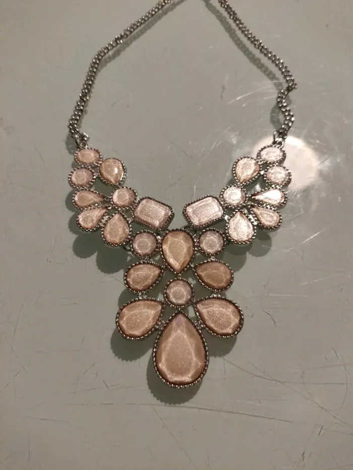 Collier pêche rosé - photo numéro 4