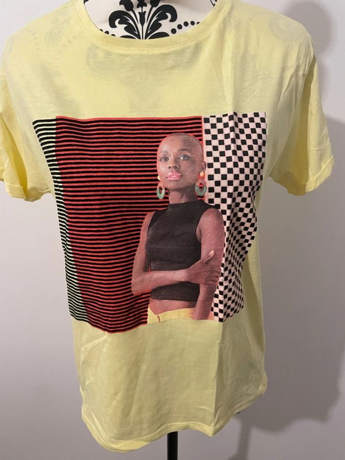 T-shirt à manches courtes jaune motifs femme rouge multicolore neuf Arub Fashion taille XS - photo numéro 4