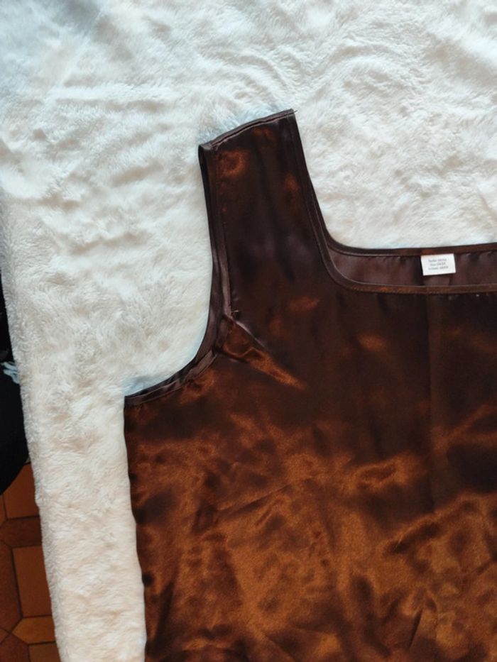 Débardeur femme en soi couleur marron avec motif fleur design taille 50/52 - photo numéro 7