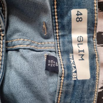 Jean slim 48 kiabi neuf sans étiquette fermeture par boutons
