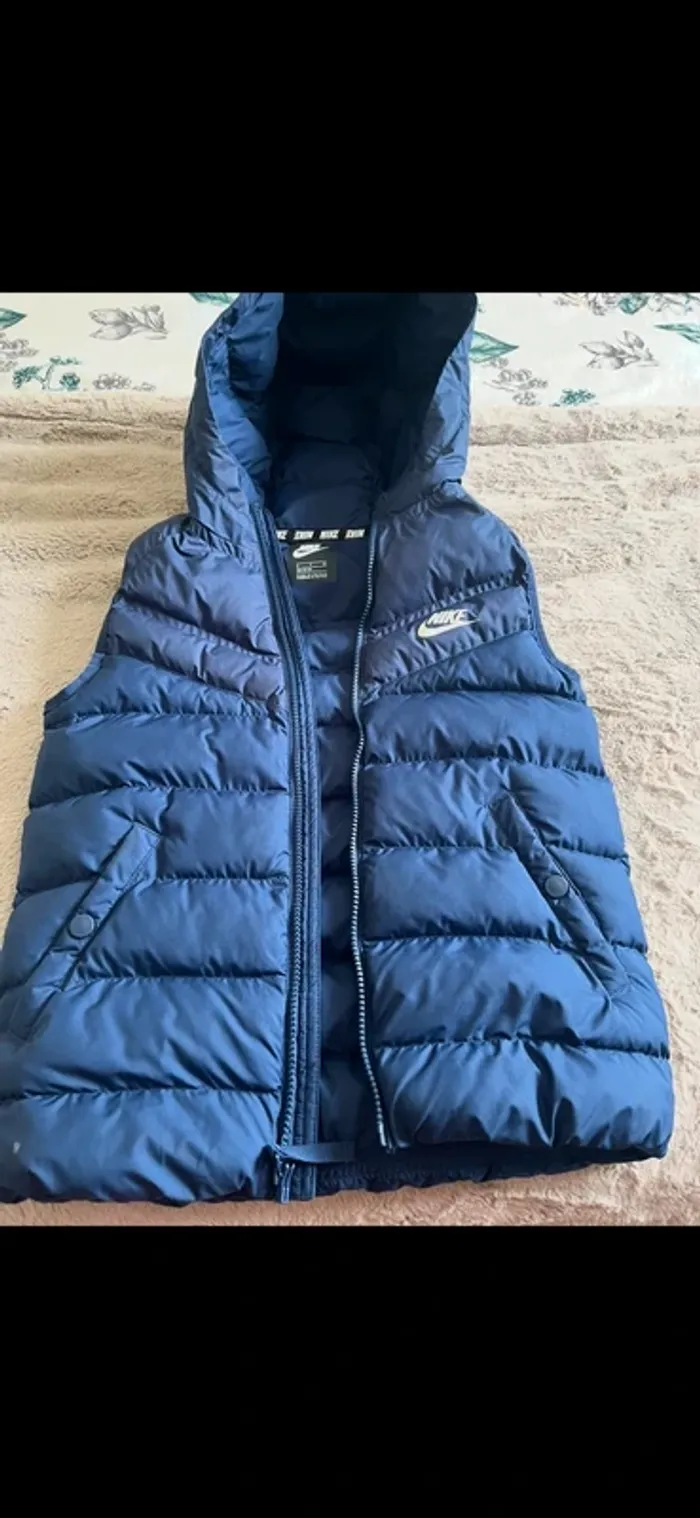 Blouson Nike à capuche 128/137 cm - photo numéro 2