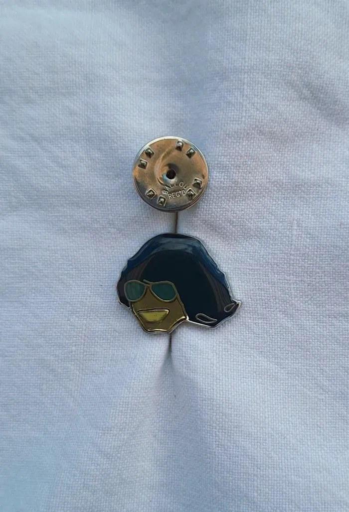 Pin's Kenzo neuf - photo numéro 2