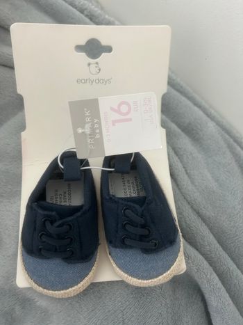 Chaussures 0-3 mois neuves garçon 