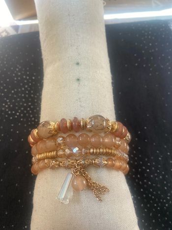 Lot bracelets fantaisie rose beige