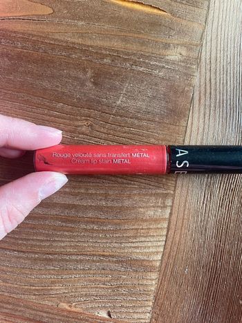 Rouge à lèvre sans transfert sephora métallisé