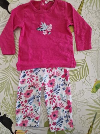 Pyjama 2 pièces taille 12 mois
