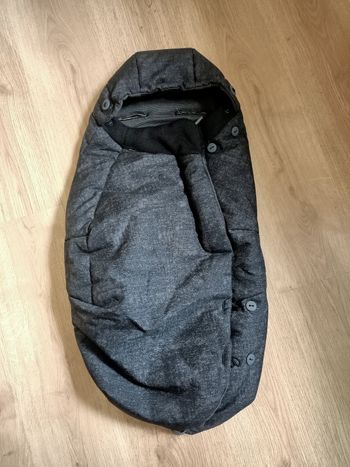Nid d'ange avec trou pour harnais bébé confort