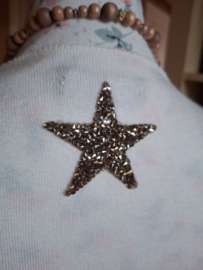 Gilet fin blanc étoile strass dos neuf - photo numéro 3
