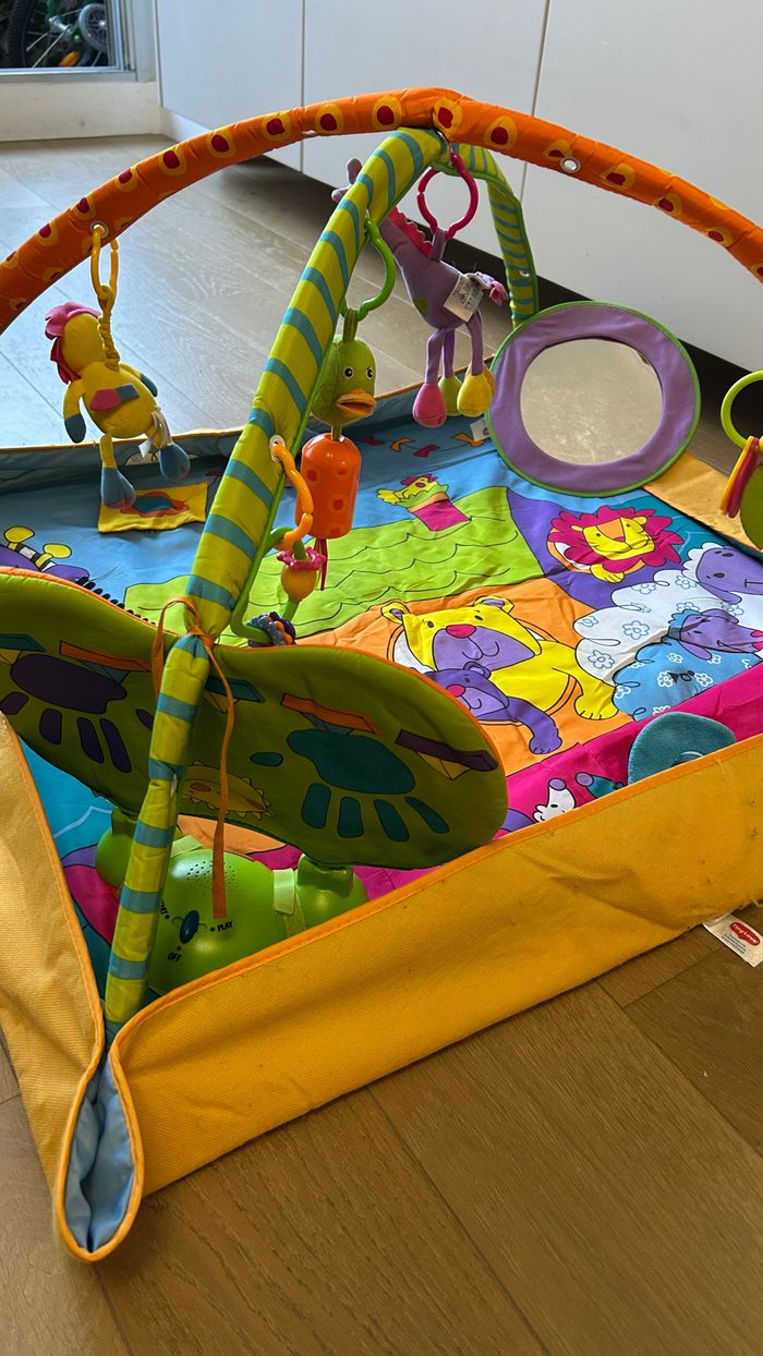 Tapis d'éveil bébé Gymini Kick et Play de Tiny Love - photo numéro 4