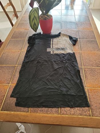 Tee shirt / tunique/  blouse manches courtes