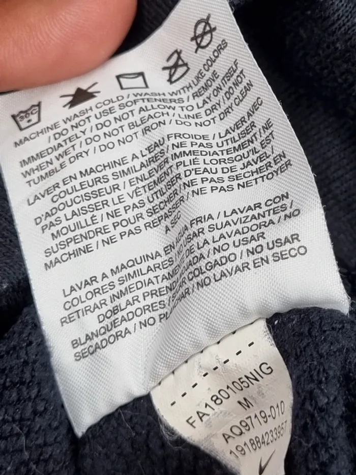Veste zippée à capuche noire Nike – Taille M Femme (mesures en photos) - photo numéro 10