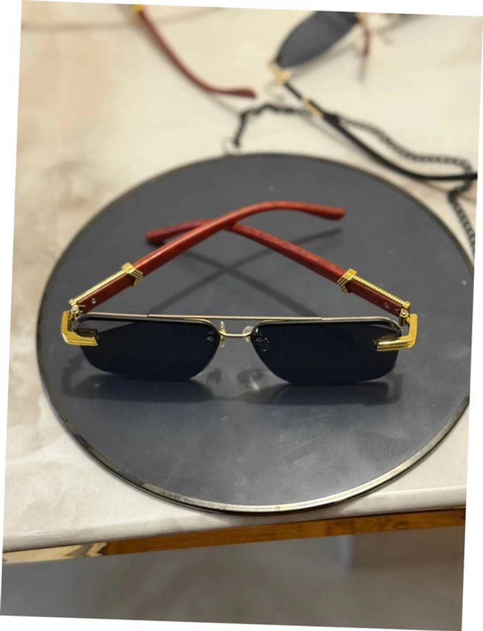 Lunette de soleil noire rouge - photo numéro 3