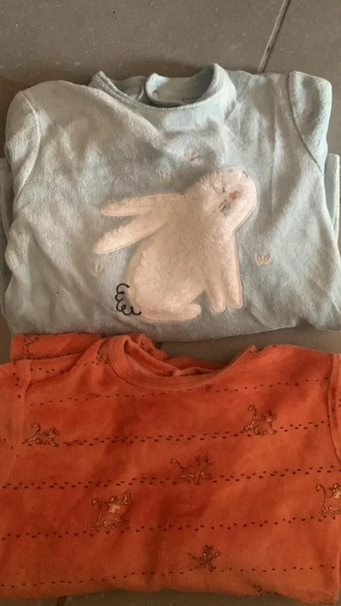 Pyjamas lot de 5 velour 18 mois - photo numéro 2