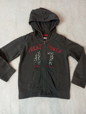 Veste zippée à capuche taille 6 ans