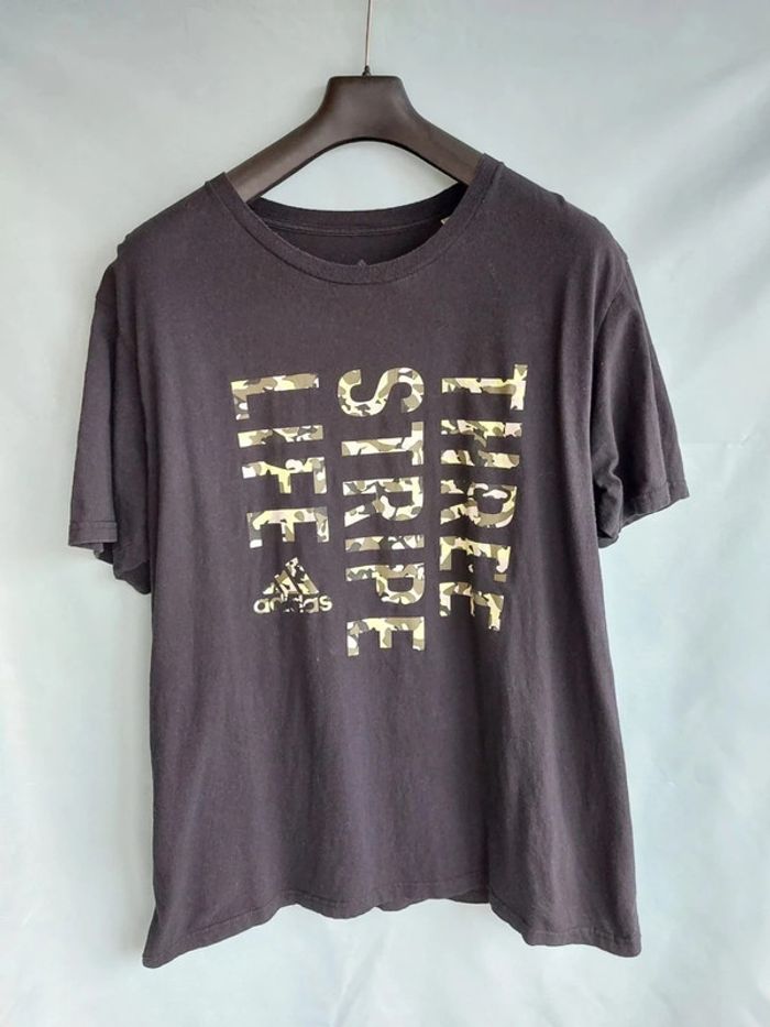 Tee-shirts Adidas Three Stripe Life Taille L