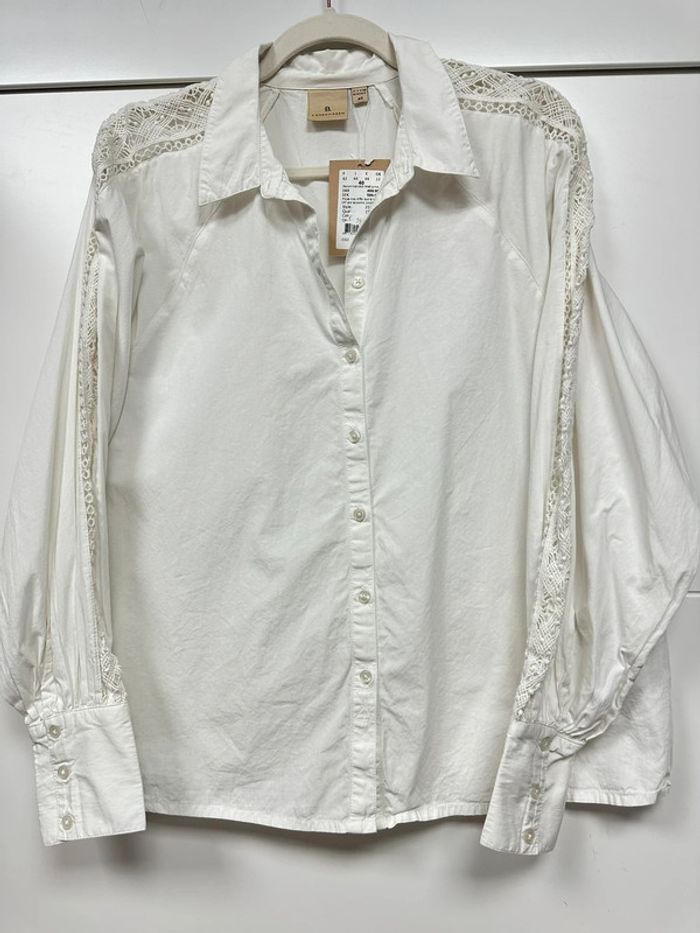 Chemise blanche manches dentelle