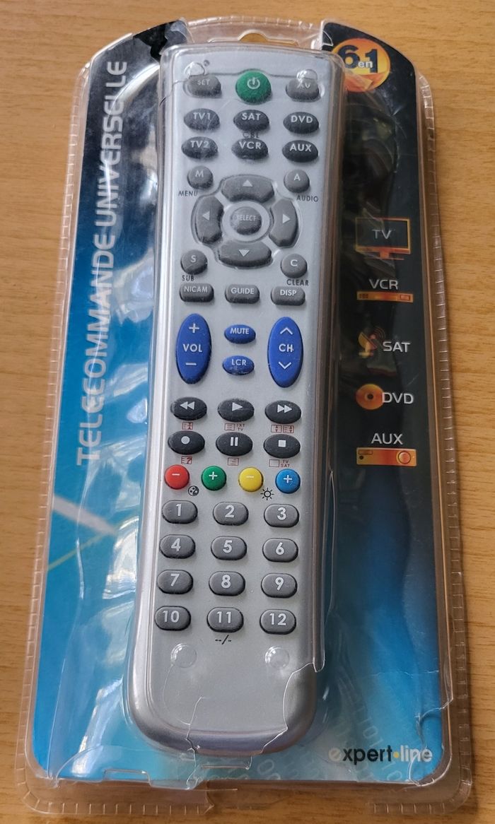Télécommande universelle etat neuf juste ouvert - photo numéro 5