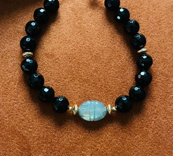 Bracelet amulette scarabée Labradorite et Onyx noir - photo numéro 2