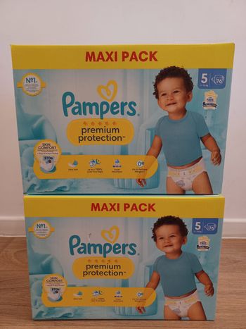 2 cartons couches Pampers premium Taille 5 - carton de 76 couches