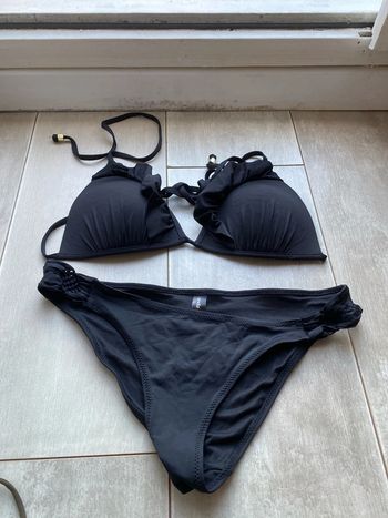 Maillot noir, taille S. Undiz.