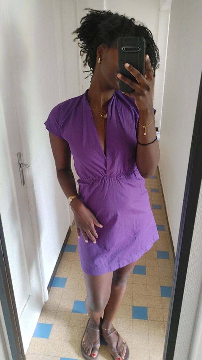 Mini robe violet décolleté - photo numéro 2