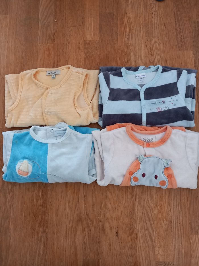 Lot 4 pyjamas