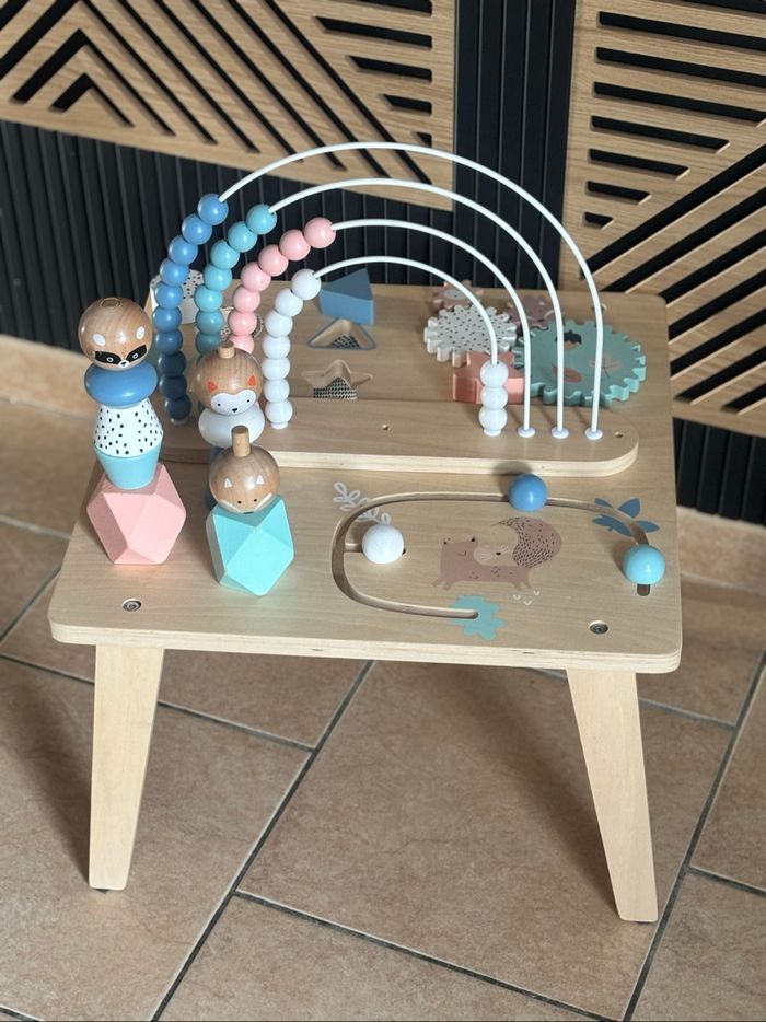 Table d’activité bois bébé