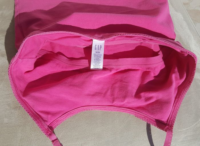 Haut rose sans manches dos nu avec soutien-gorge intégré Gap taille 8 ans - photo numéro 2