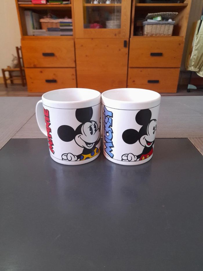 Lot de 2 tasses mickey et minnie